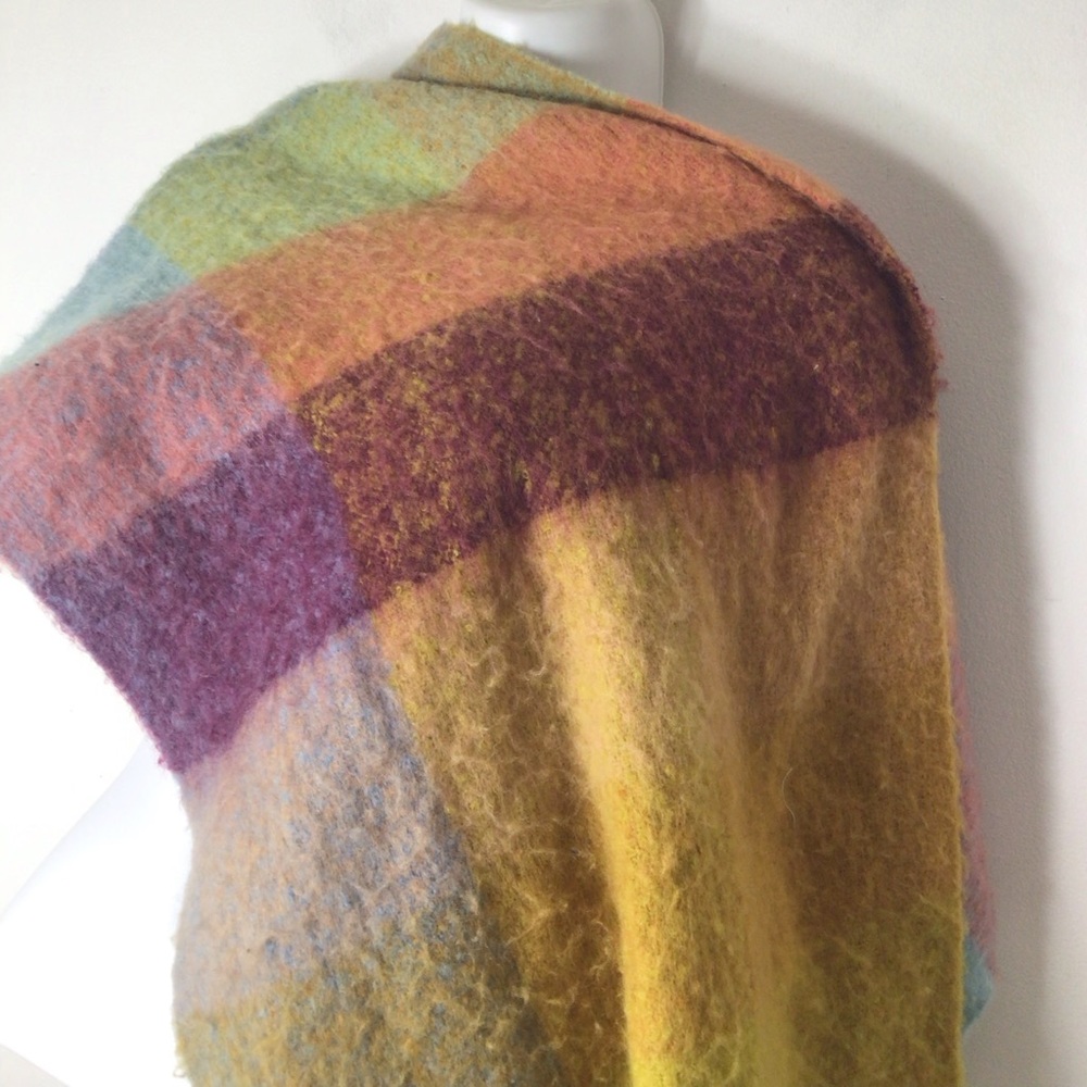 Acne studios scarf blanket women multicolor fringe
Striped Wool Scarf in Earth - Picture 6 of 8